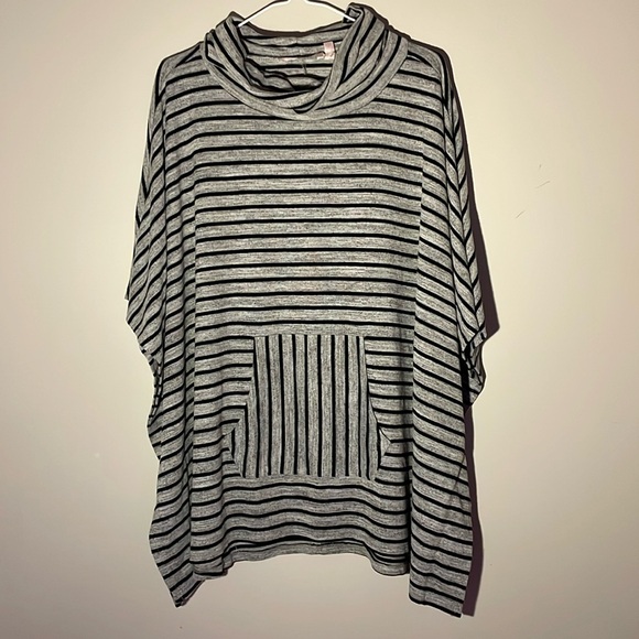 La Vie en Rose women size Small soft blouse - Picture 1 of 4